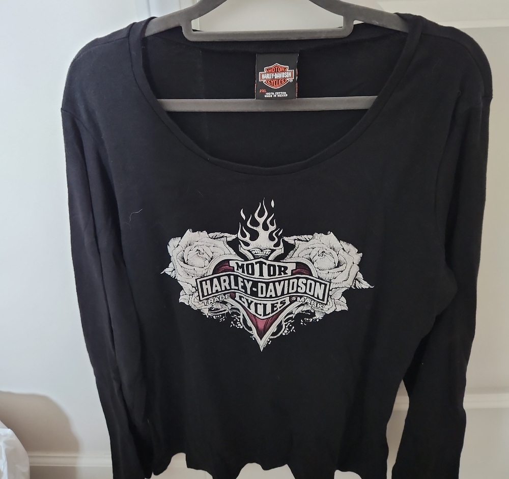 Harley-Davidson Black Long Sleeve Top with Heart and Roses